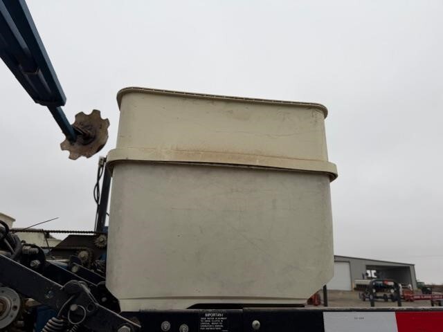 2001 Kinze 3500 Planter