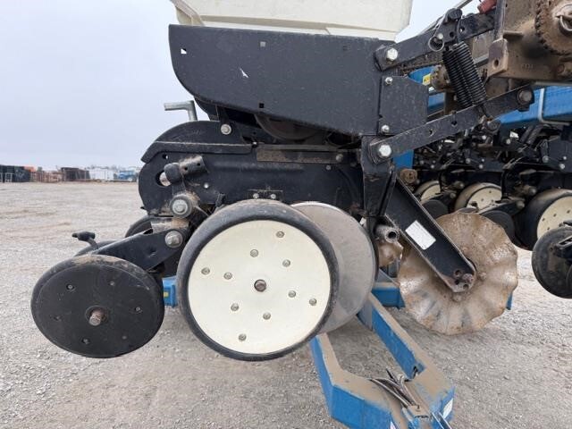 2001 Kinze 3500 Planter