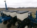  Kinze 3000 Planter