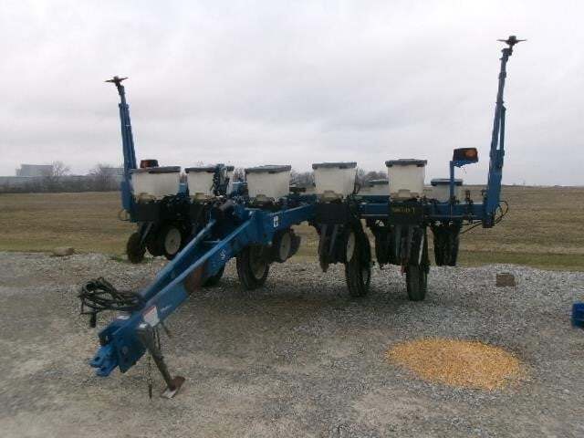  Kinze 3000 Planter