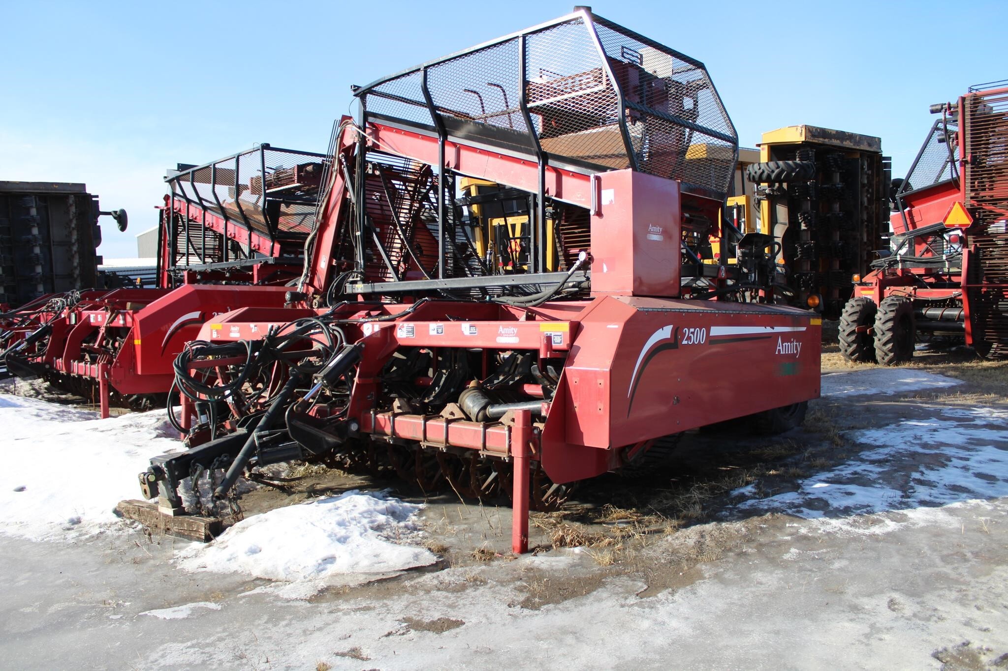 2010 Amity 2500 Beet Equipment