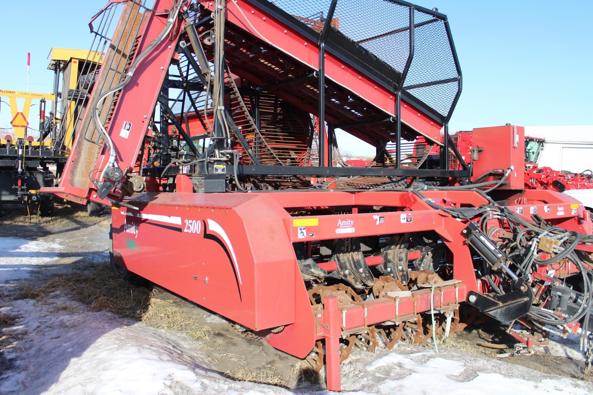 2010 Amity 2500 Beet Equipment