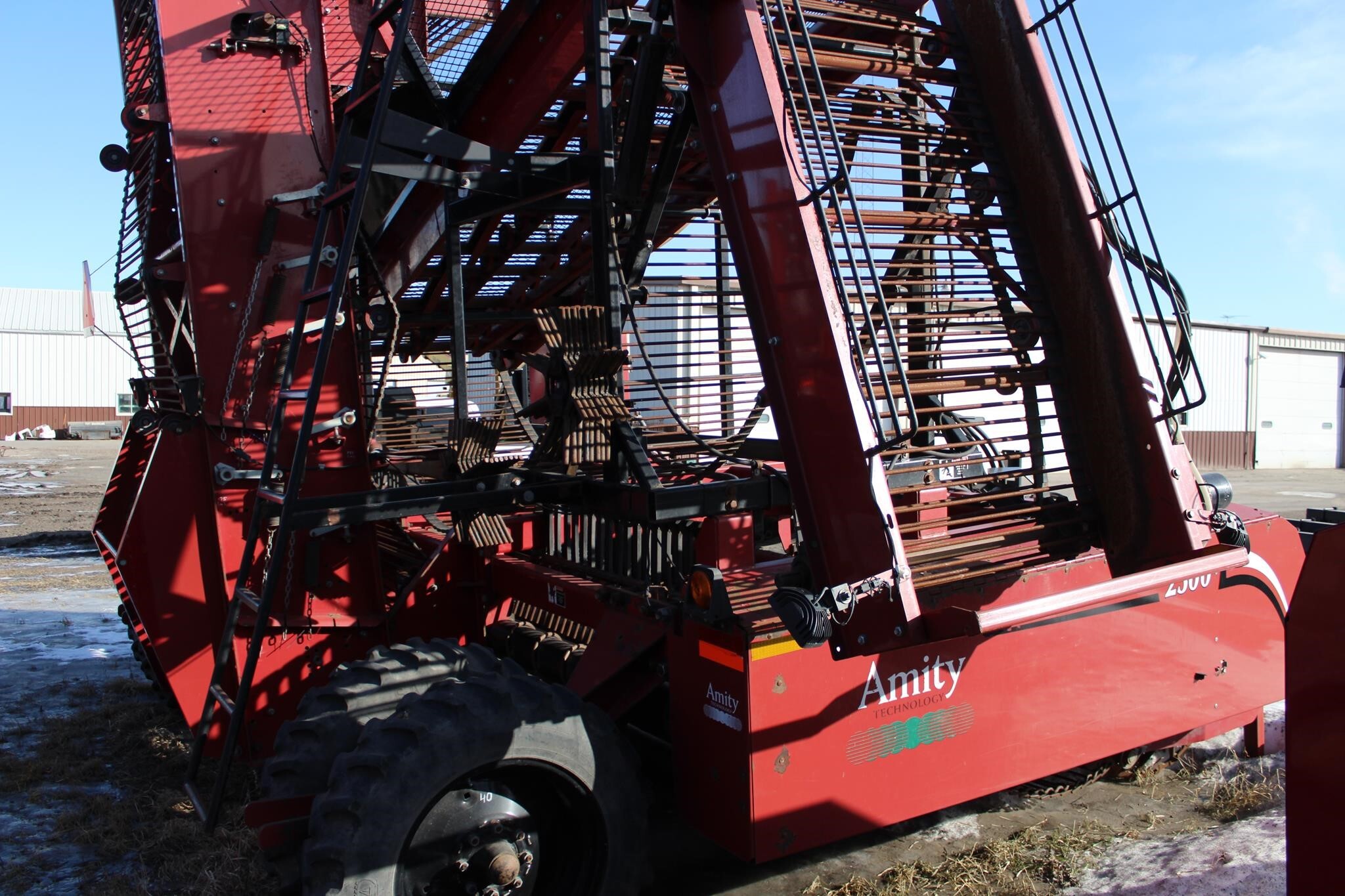 2010 Amity 2500 Beet Equipment