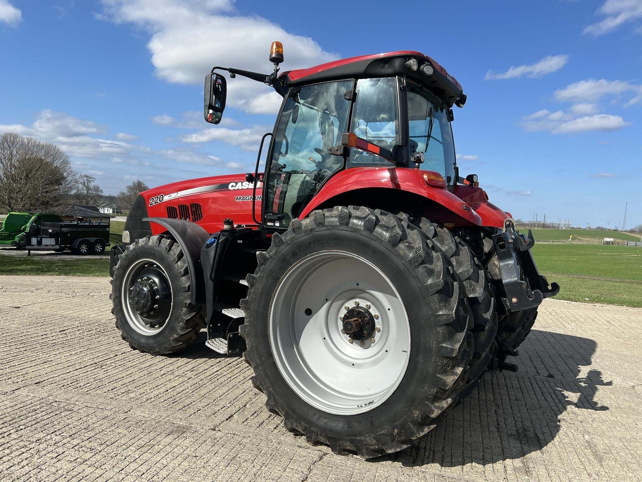 2018 Case IH Magnum 220 Tractor