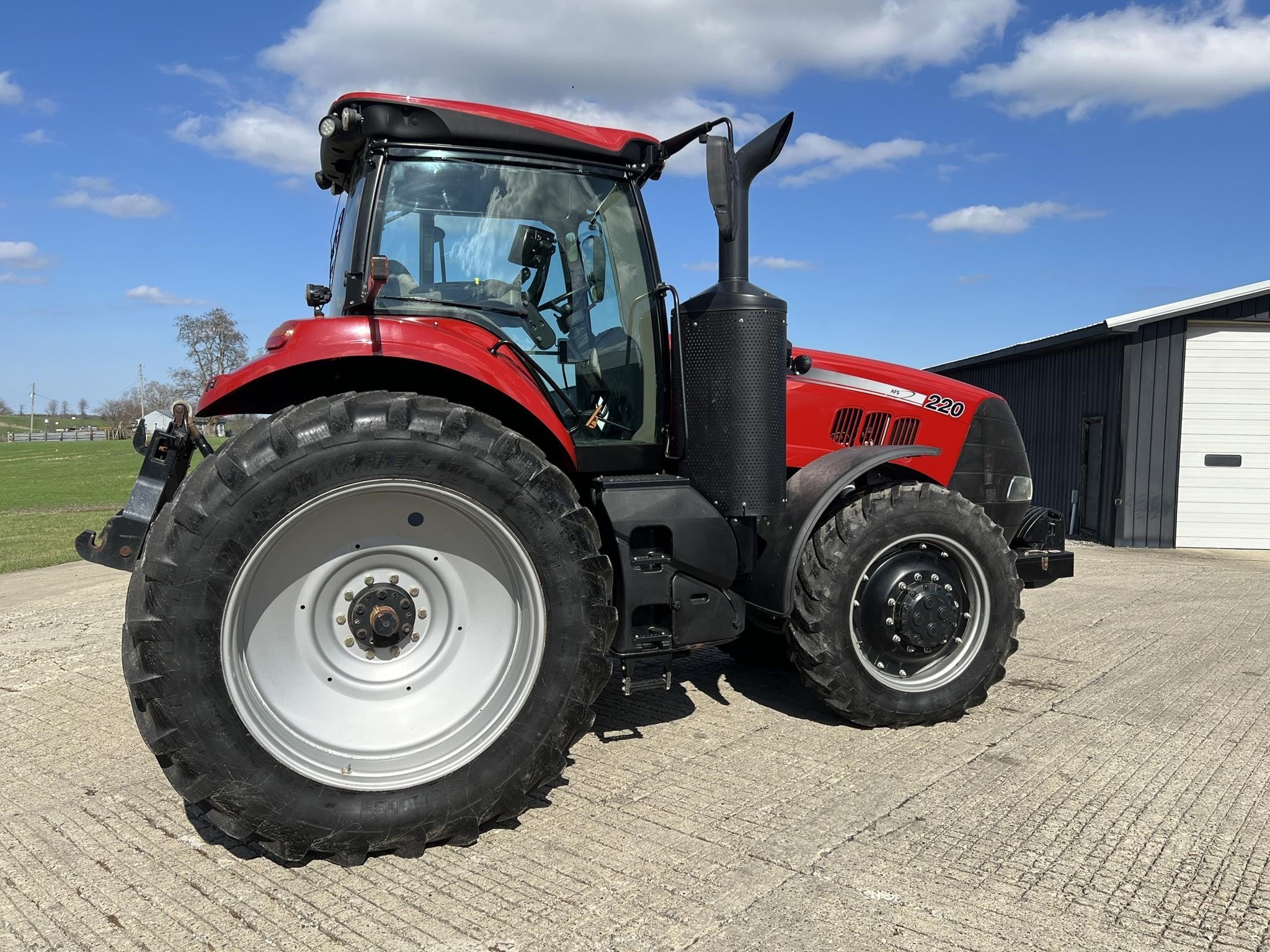 2018 Case IH Magnum 220 Tractor