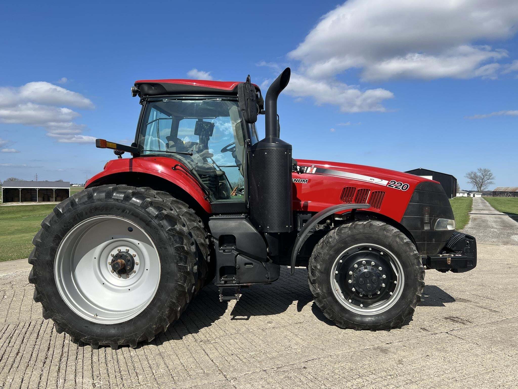 2018 Case IH Magnum 220 Tractor