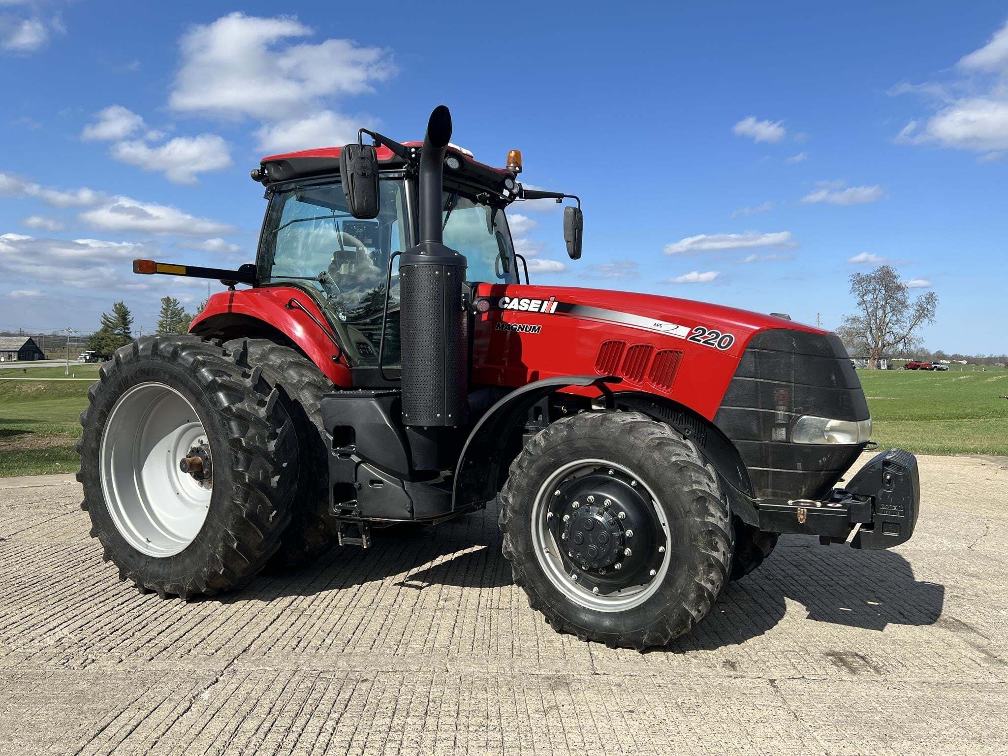 2018 Case IH Magnum 220 Tractor