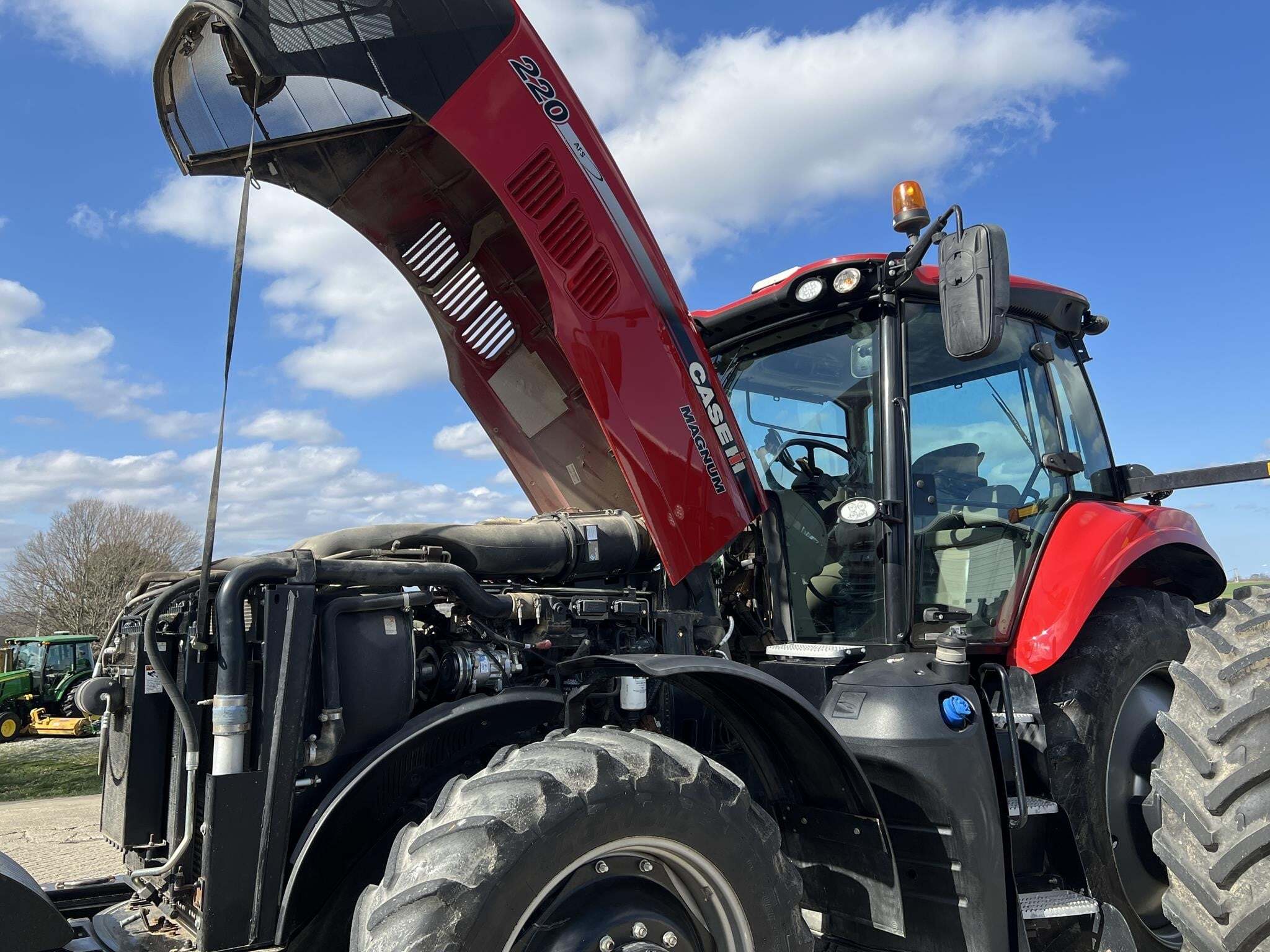 2018 Case IH Magnum 220 Tractor