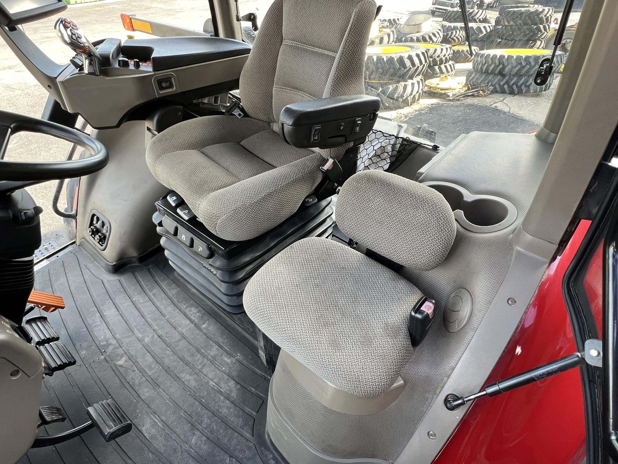 2018 Case IH Magnum 220 Tractor