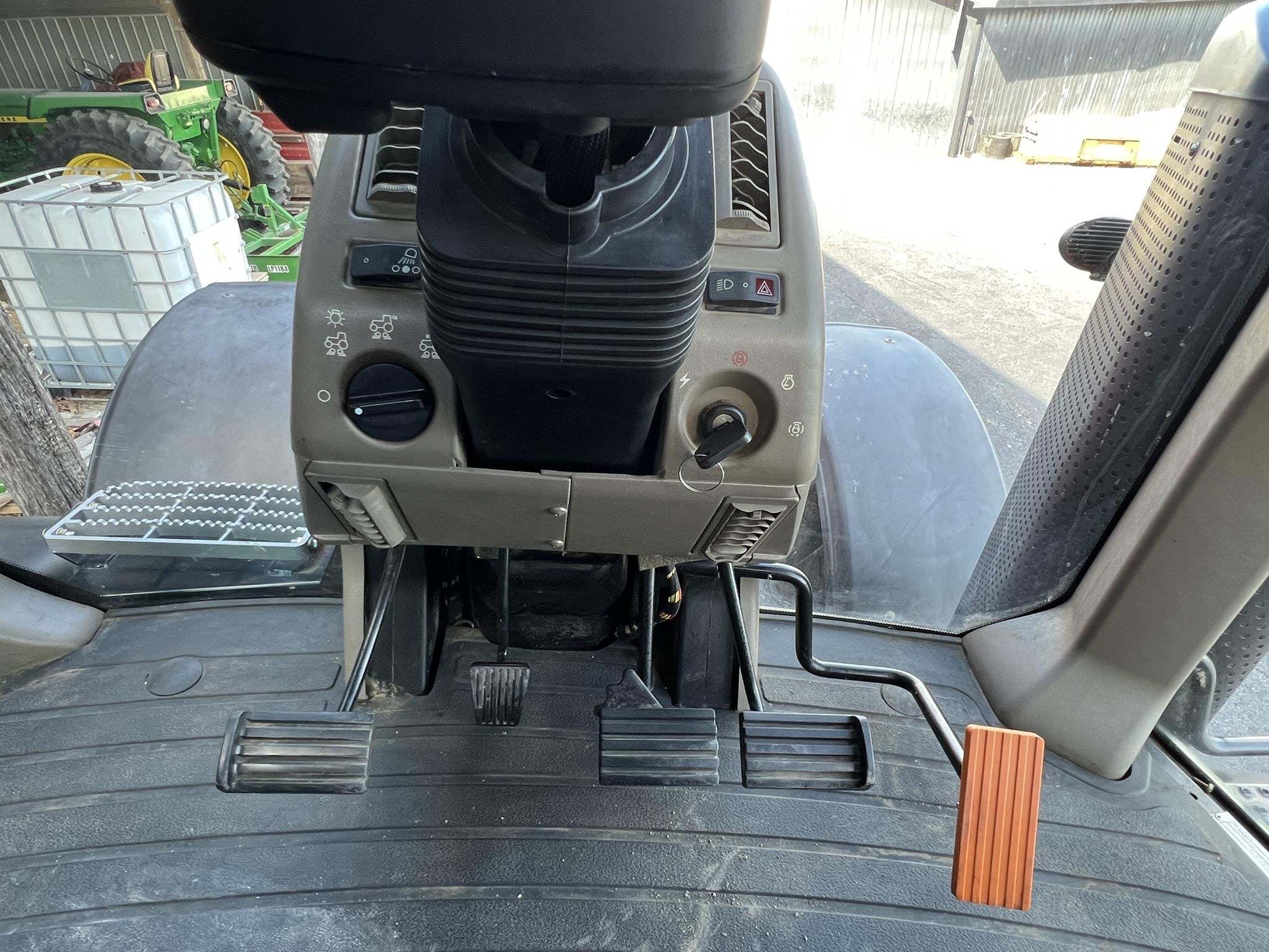 2018 Case IH Magnum 220 Tractor