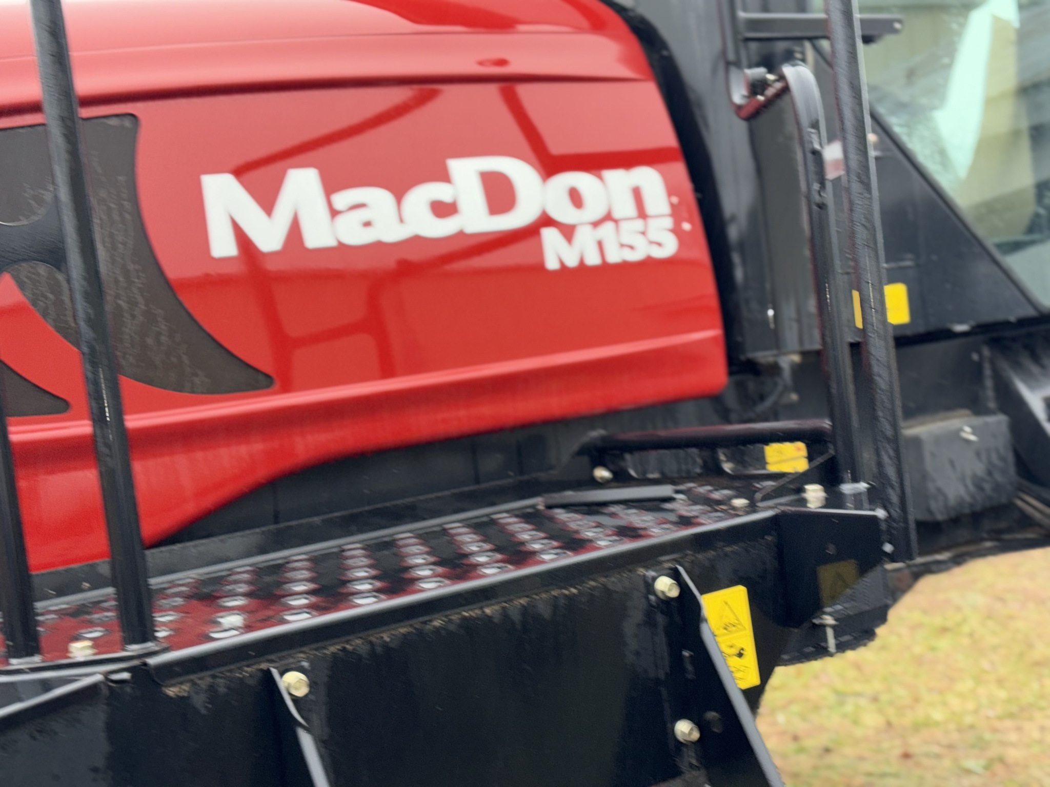 2013 MacDon M155 Self-Propelled Windrowers and Swather