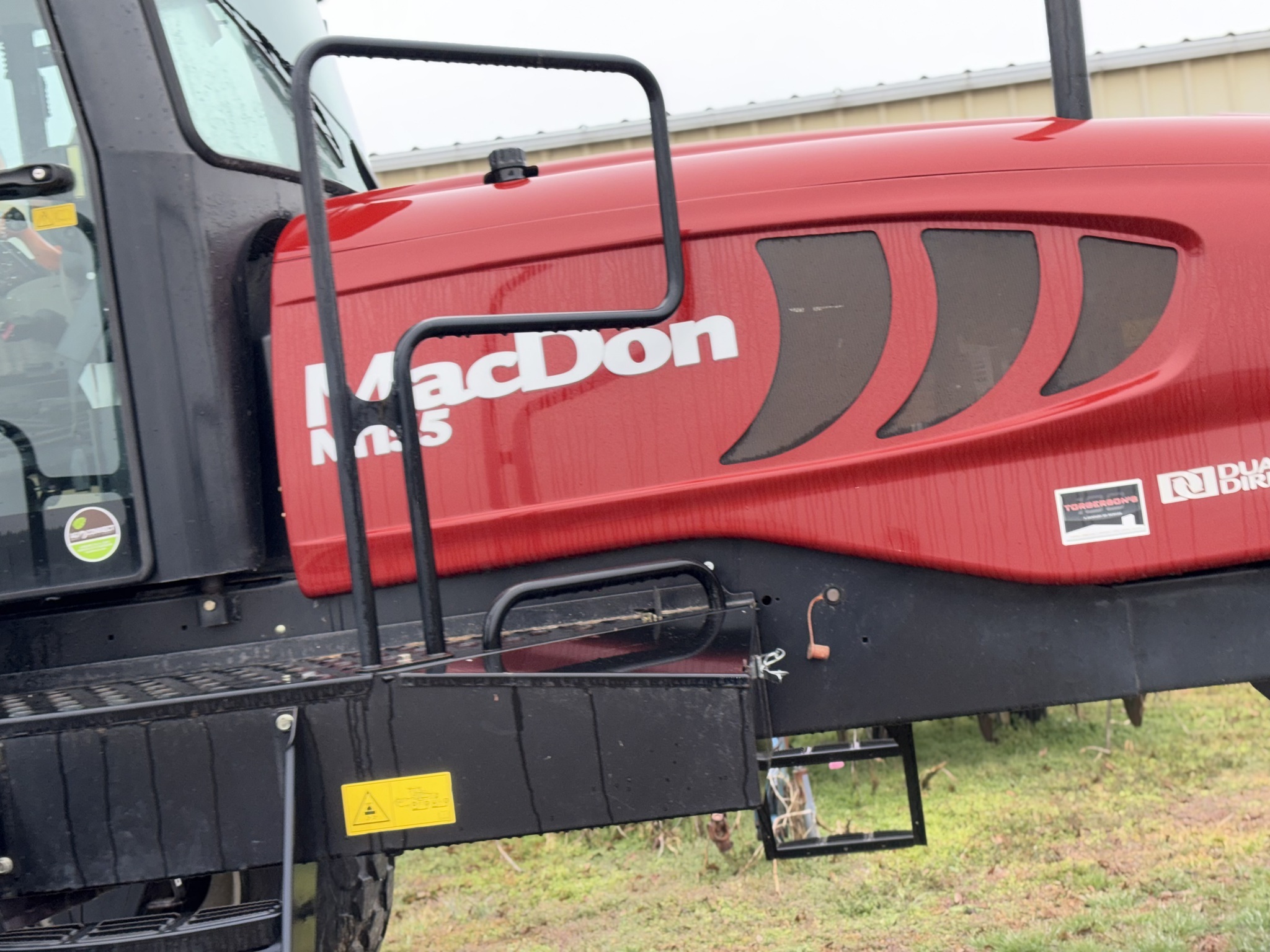 2013 MacDon M155 Self-Propelled Windrowers and Swather