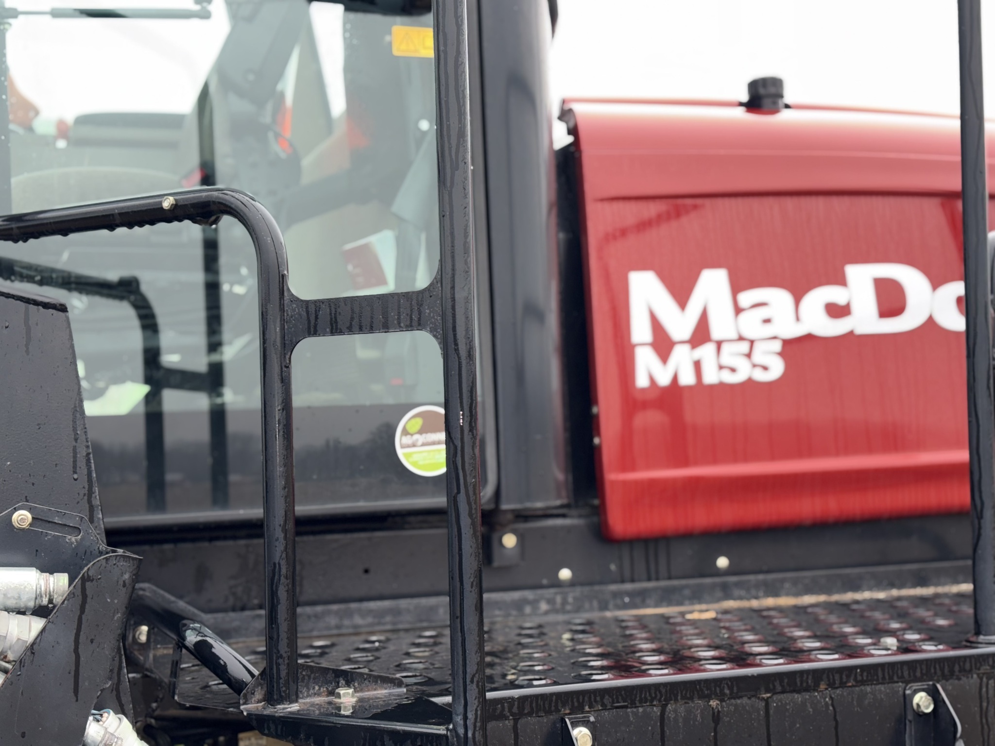 2013 MacDon M155 Self-Propelled Windrowers and Swather