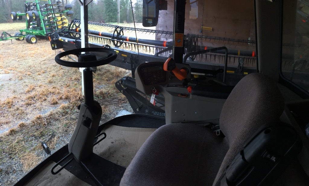 2013 MacDon M155 Self-Propelled Windrowers and Swather