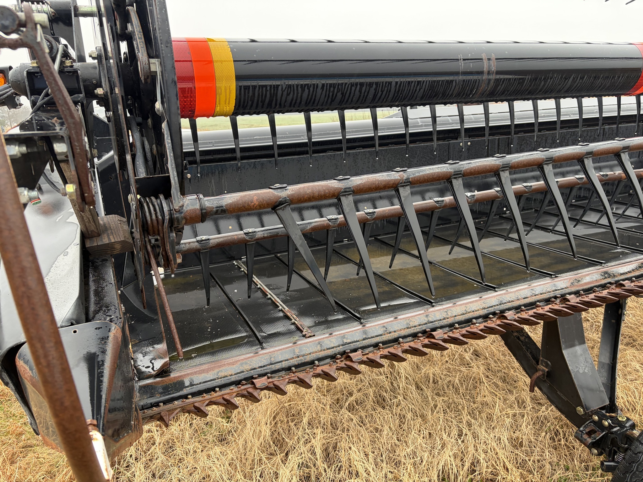 2013 MacDon M155 Self-Propelled Windrowers and Swather