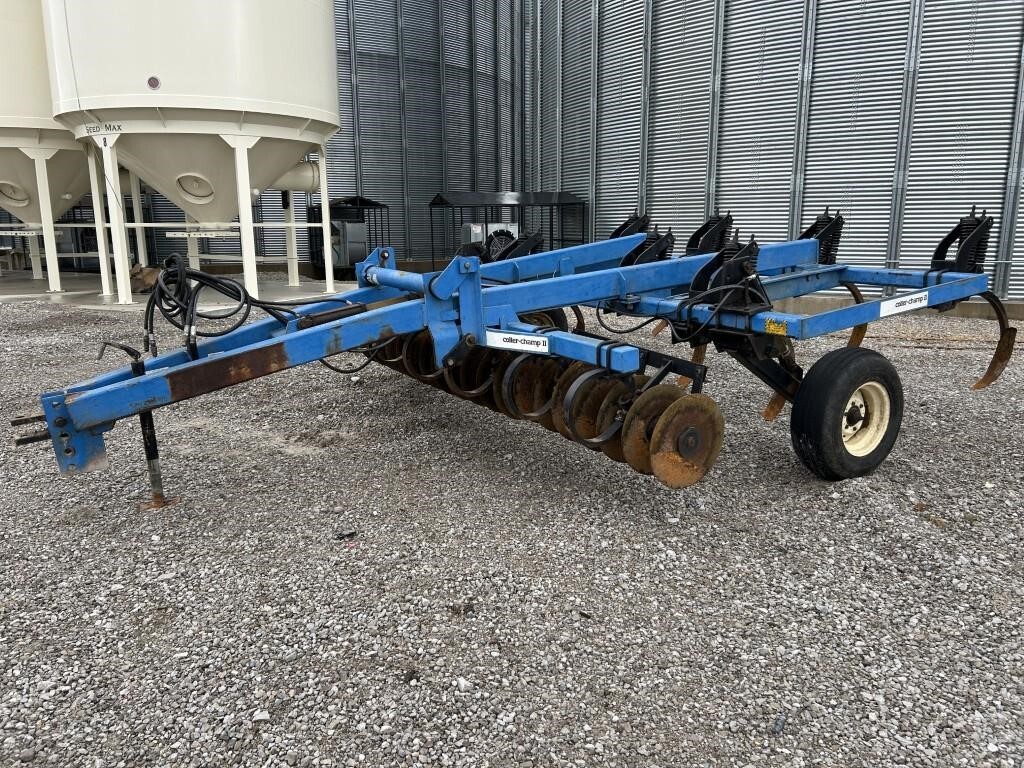  DMI Coulter Champ II HD Chisel Plow