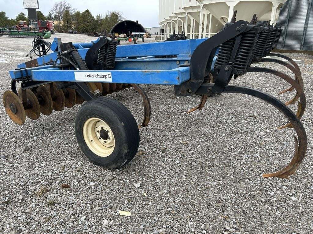  DMI Coulter Champ II HD Chisel Plow