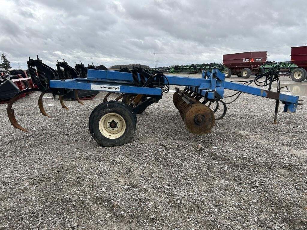  DMI Coulter Champ II HD Chisel Plow
