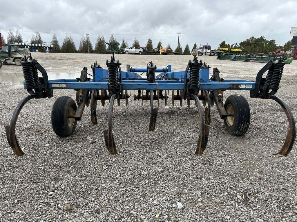  DMI Coulter Champ II HD Chisel Plow