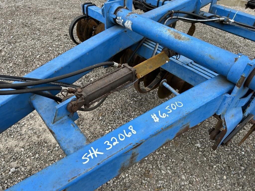  DMI Coulter Champ II HD Chisel Plow