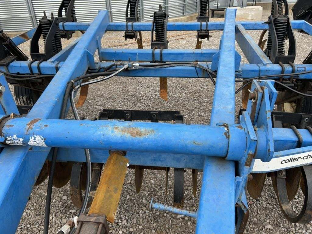  DMI Coulter Champ II HD Chisel Plow