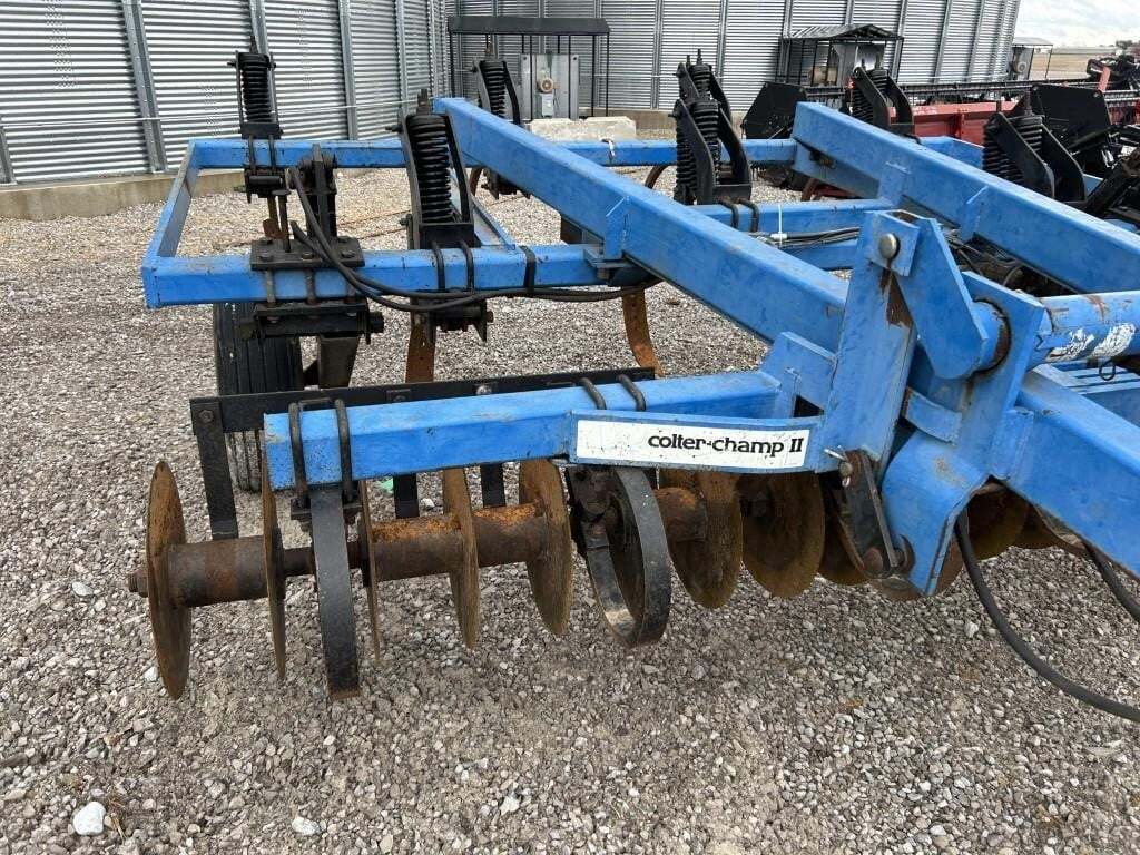  DMI Coulter Champ II HD Chisel Plow