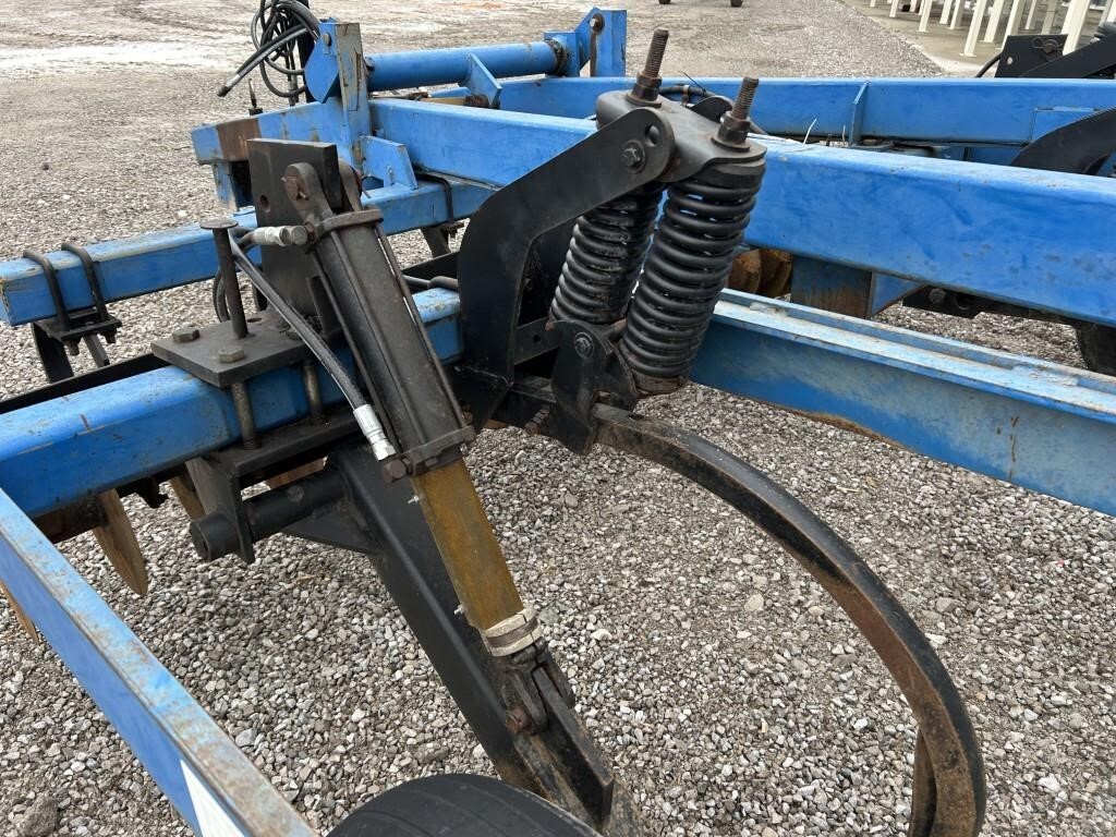  DMI Coulter Champ II HD Chisel Plow
