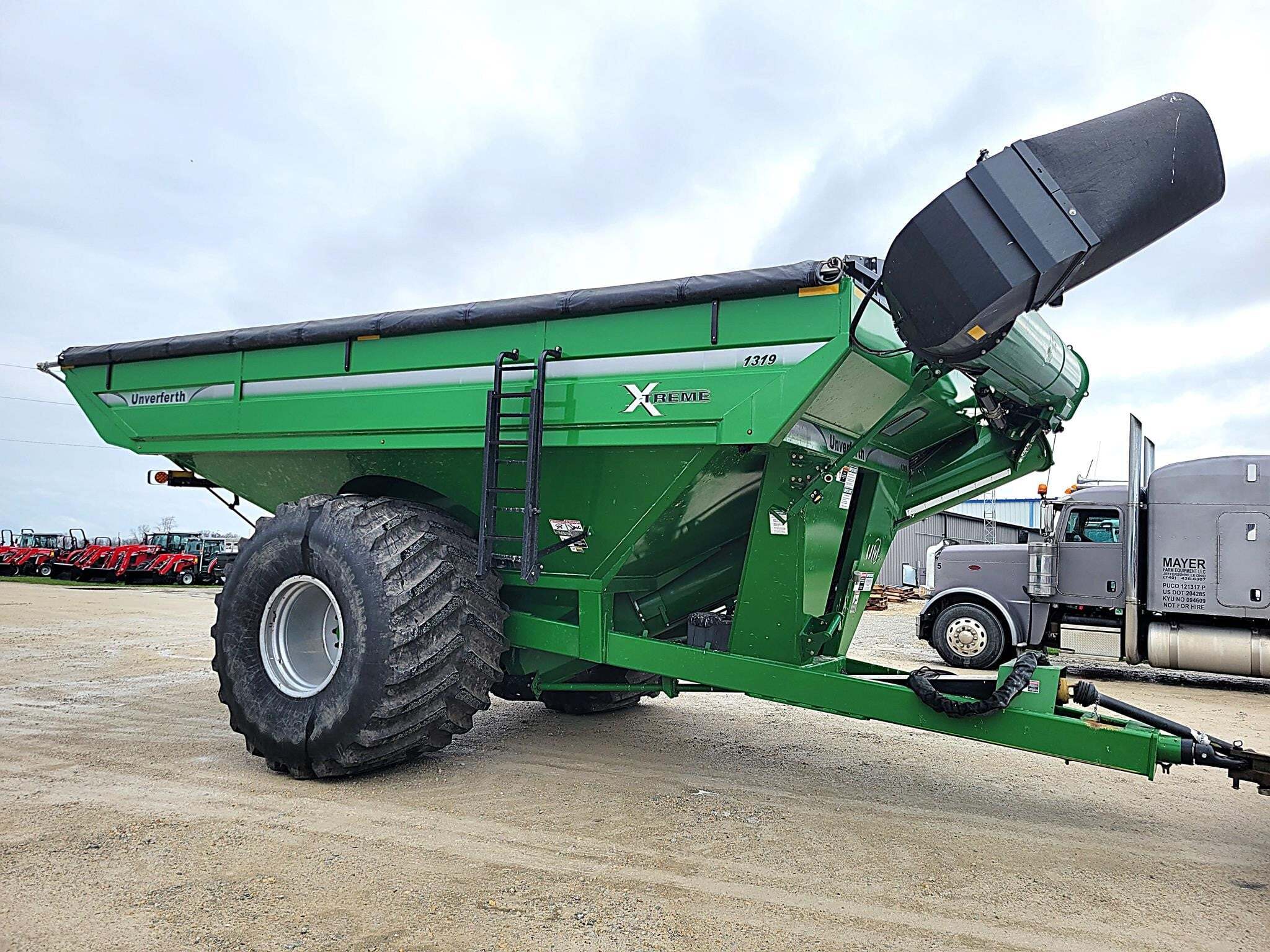 2019 Unverferth 1319 Grain Cart
