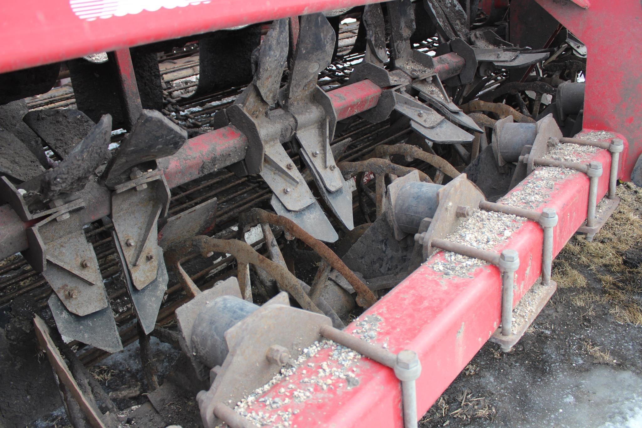 2011 Amity 2500 Beet Equipment
