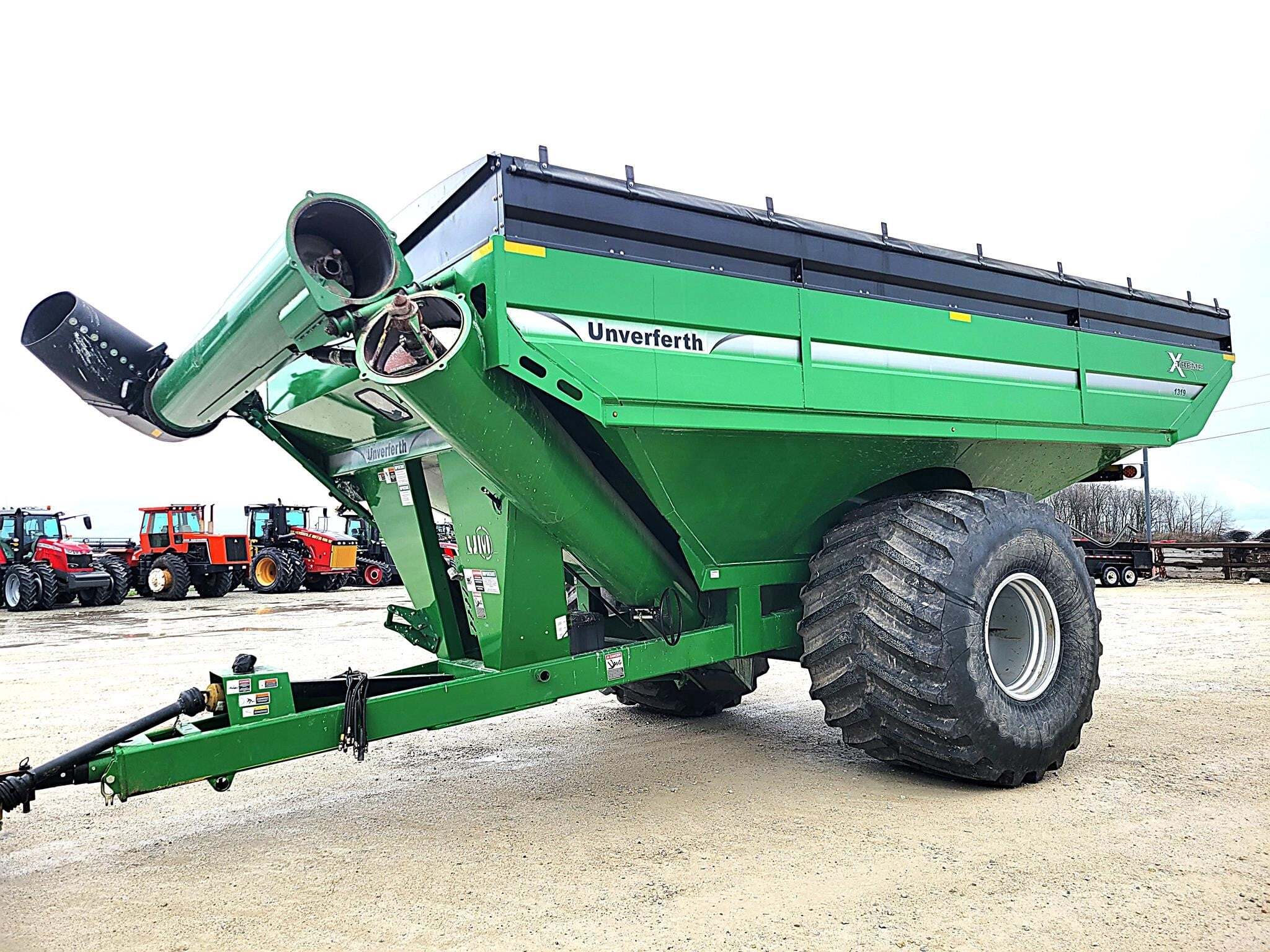2019 Unverferth 1319 Grain Cart