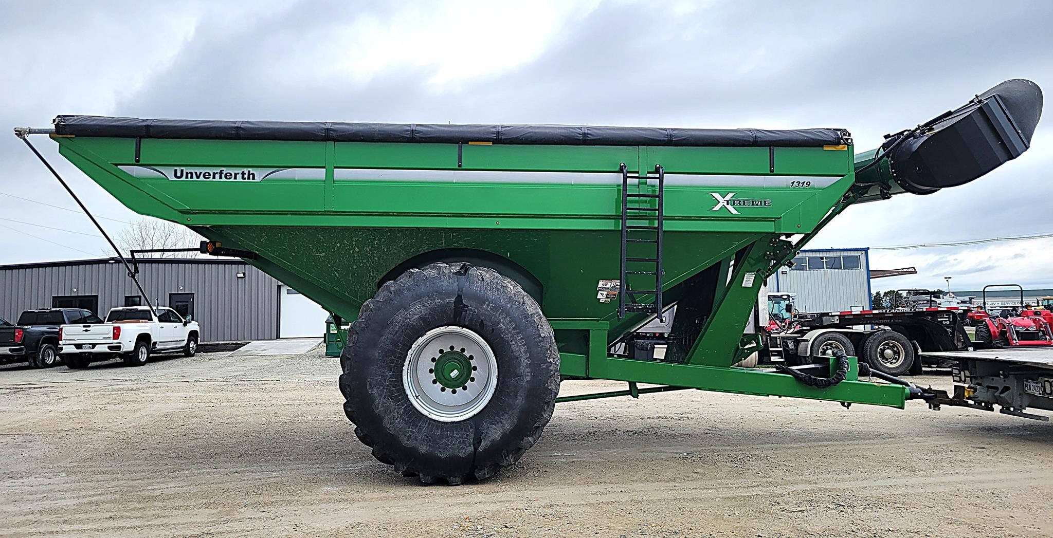 2019 Unverferth 1319 Grain Cart