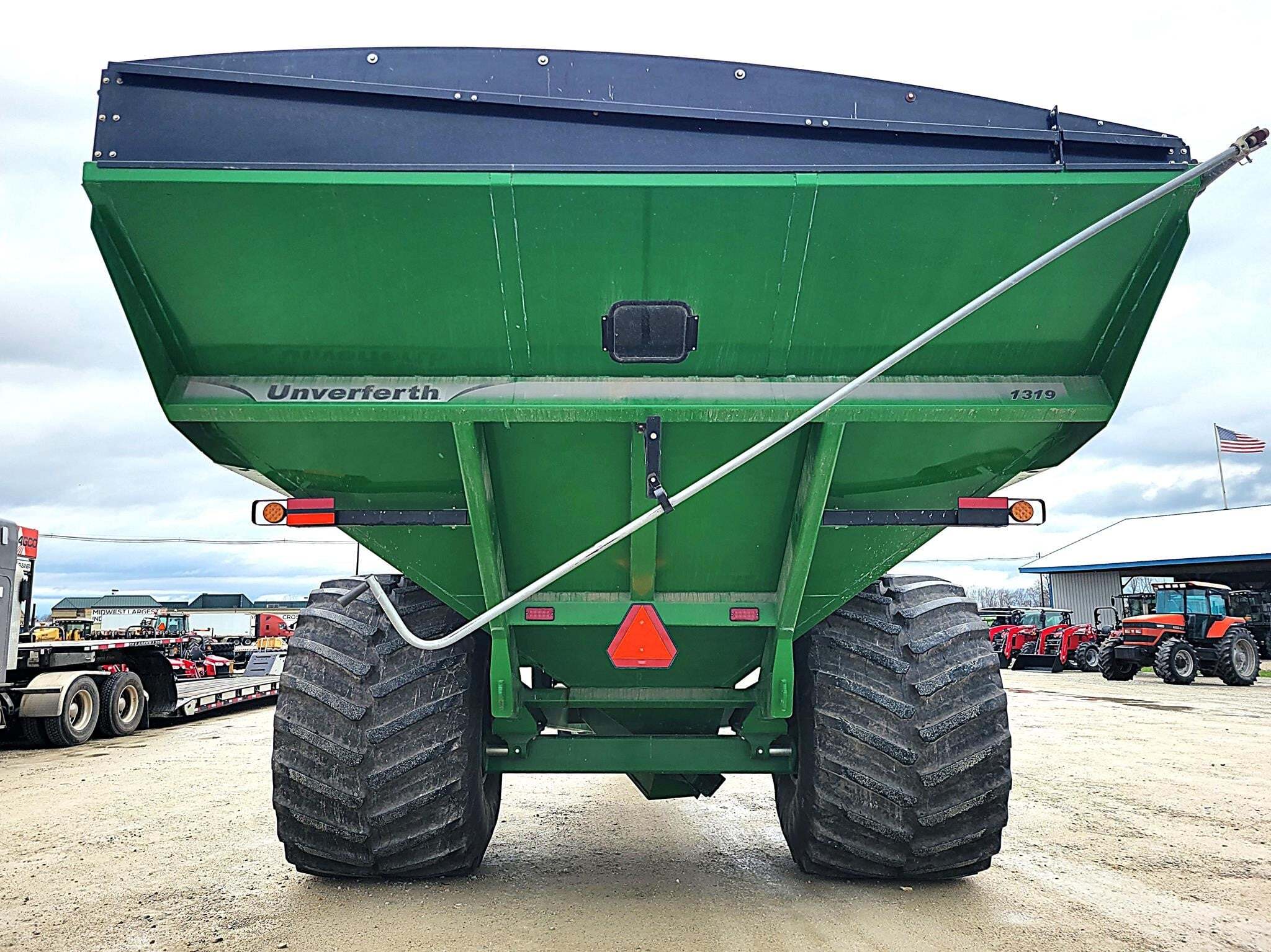2019 Unverferth 1319 Grain Cart