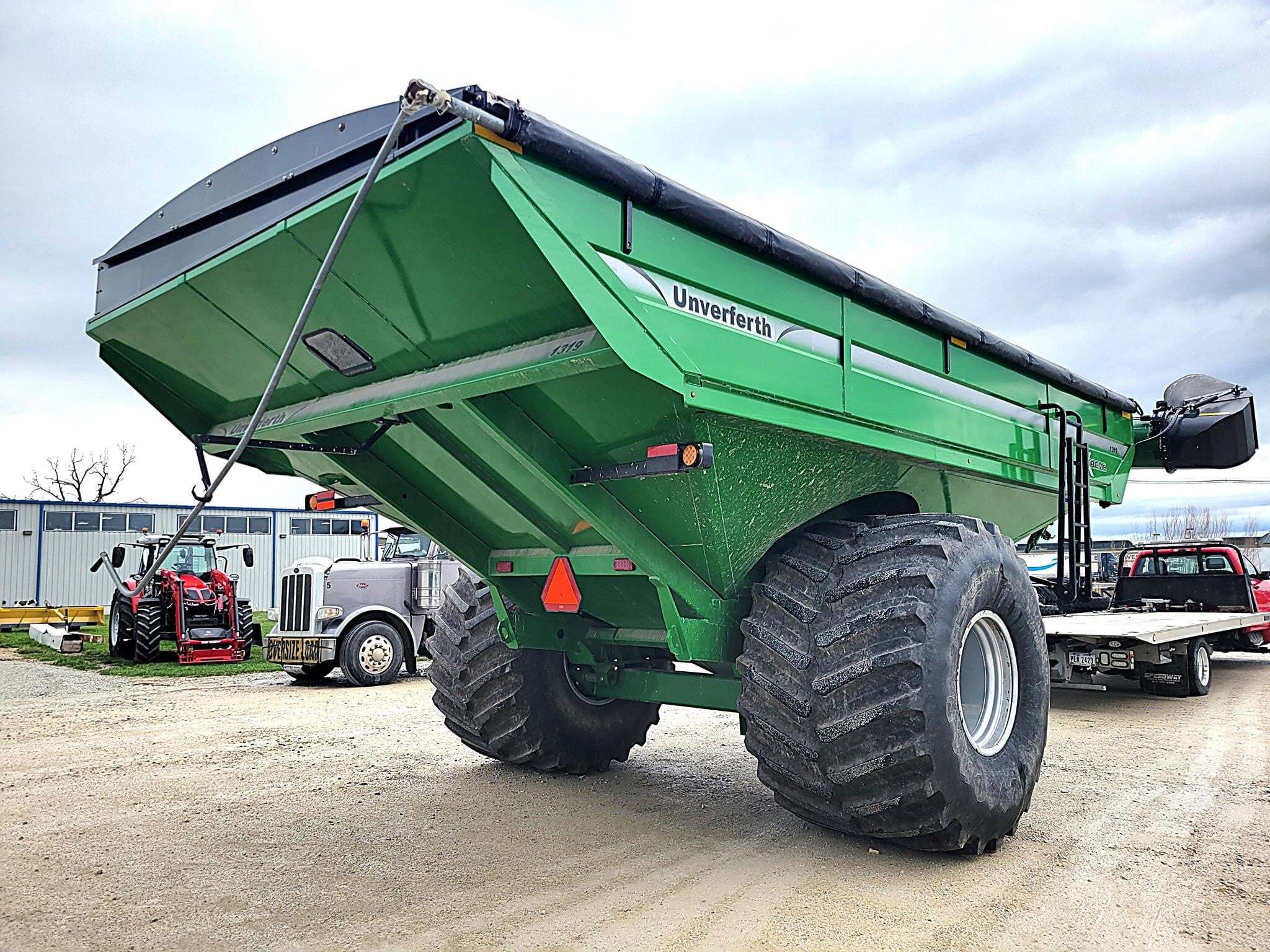2019 Unverferth 1319 Grain Cart