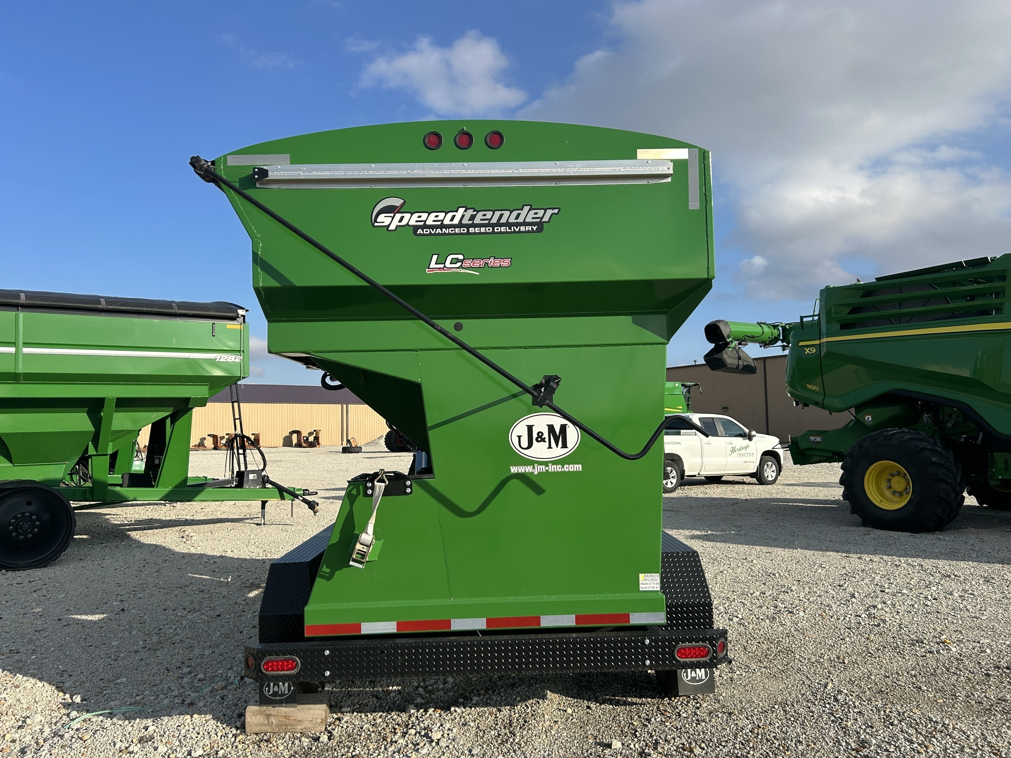 2023 J&M LC390 Seed Tender