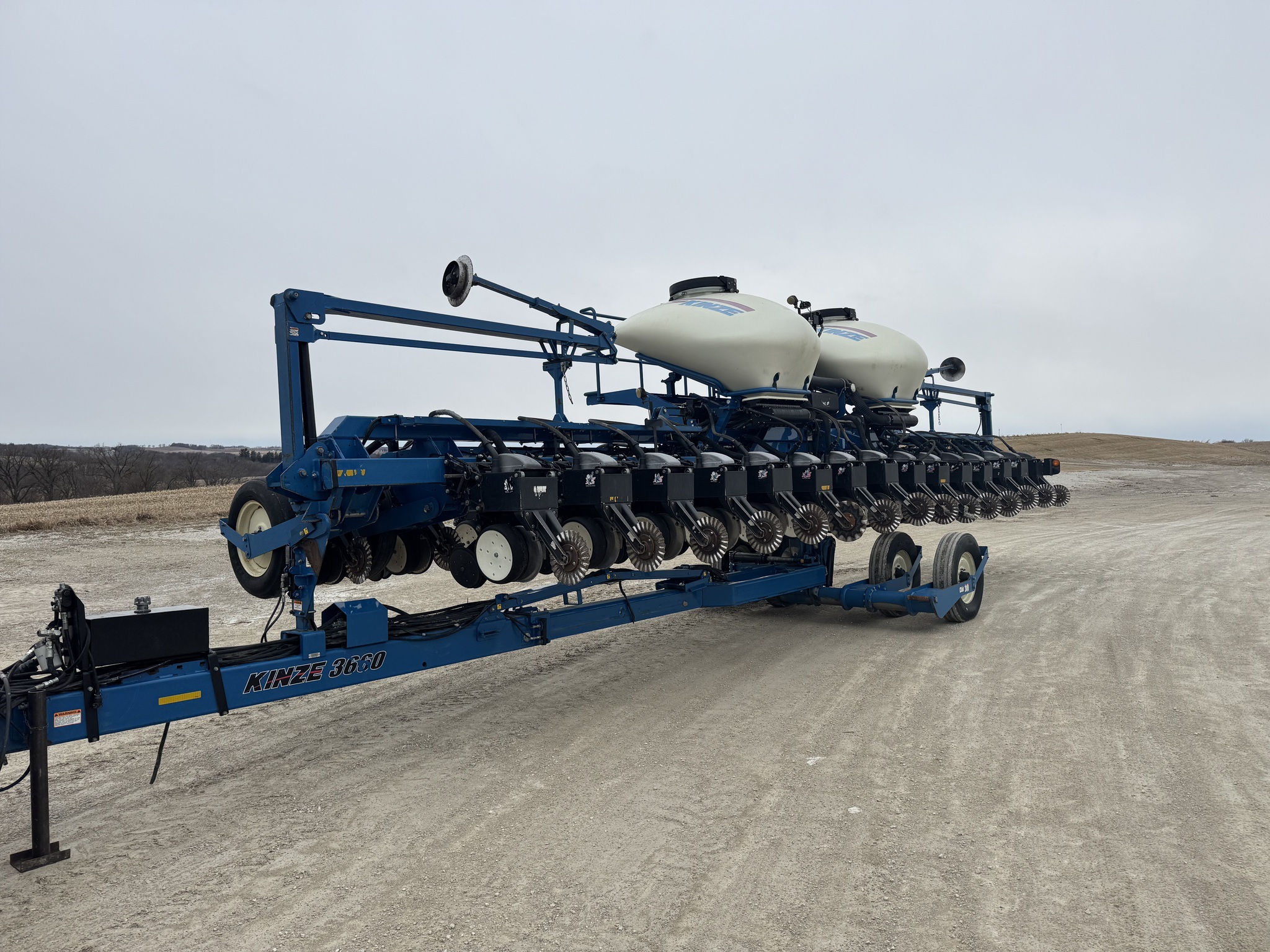  Kinze 3660 Planter