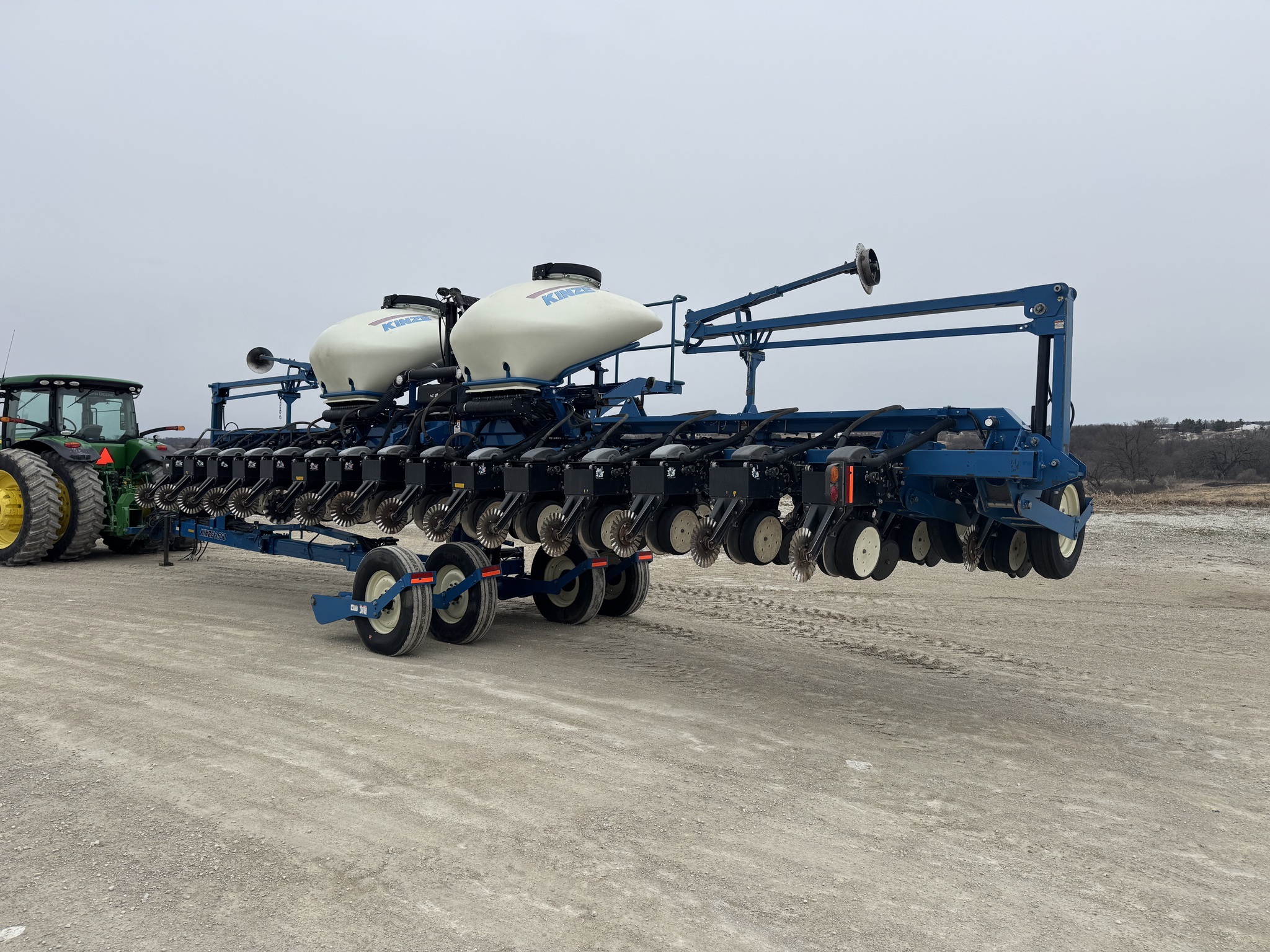  Kinze 3660 Planter