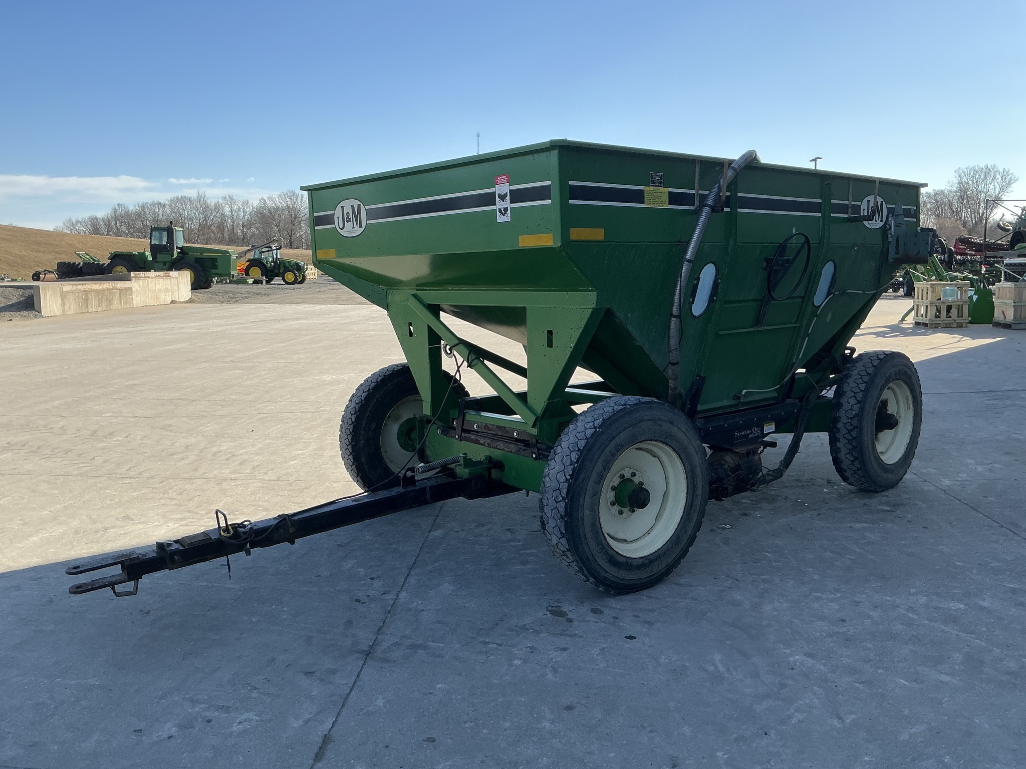 2010 J&M 385 Gravity Wagon