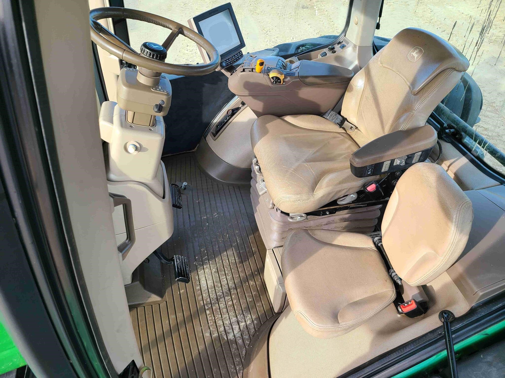 2016 John Deere 9570RT Tractor