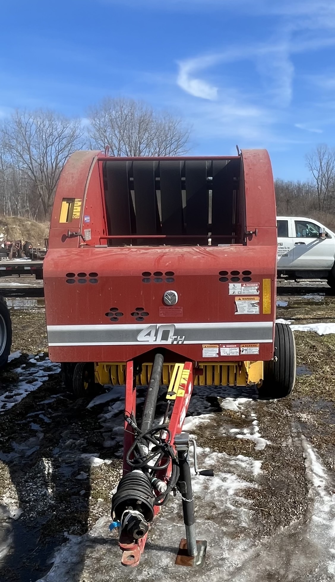 2015 New Holland Roll-Belt 450 Utility Round Baler