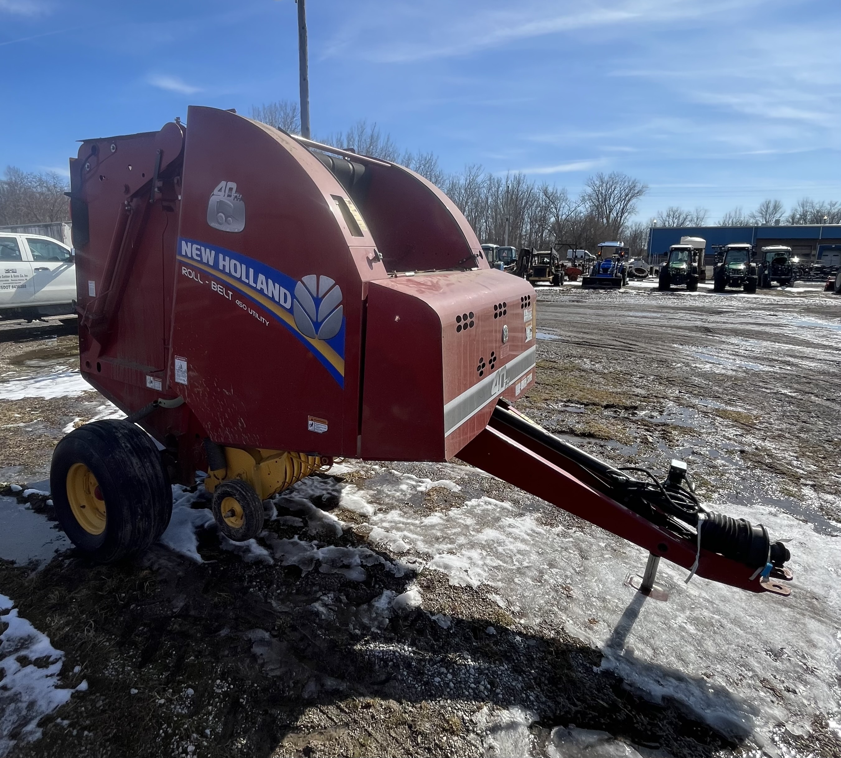 2015 New Holland Roll-Belt 450 Utility Round Baler
