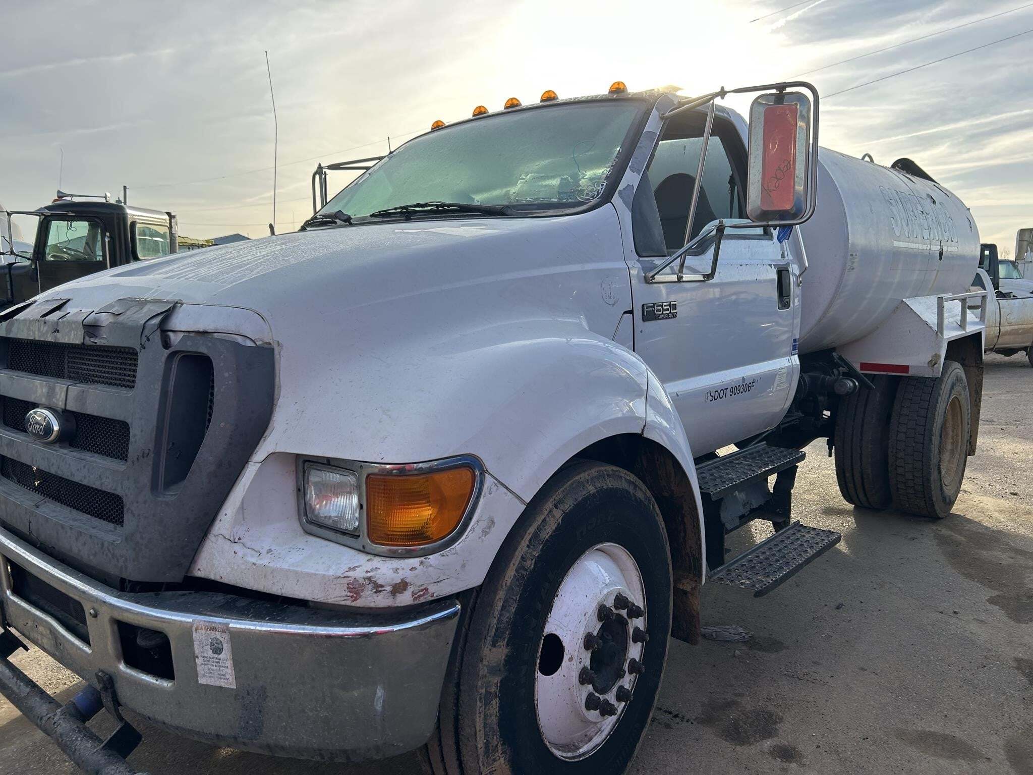 2005 Ford F-650 Pickup