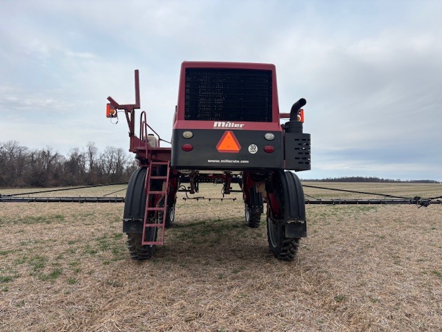 2008 Miller 4275 Self-Propelled Sprayer