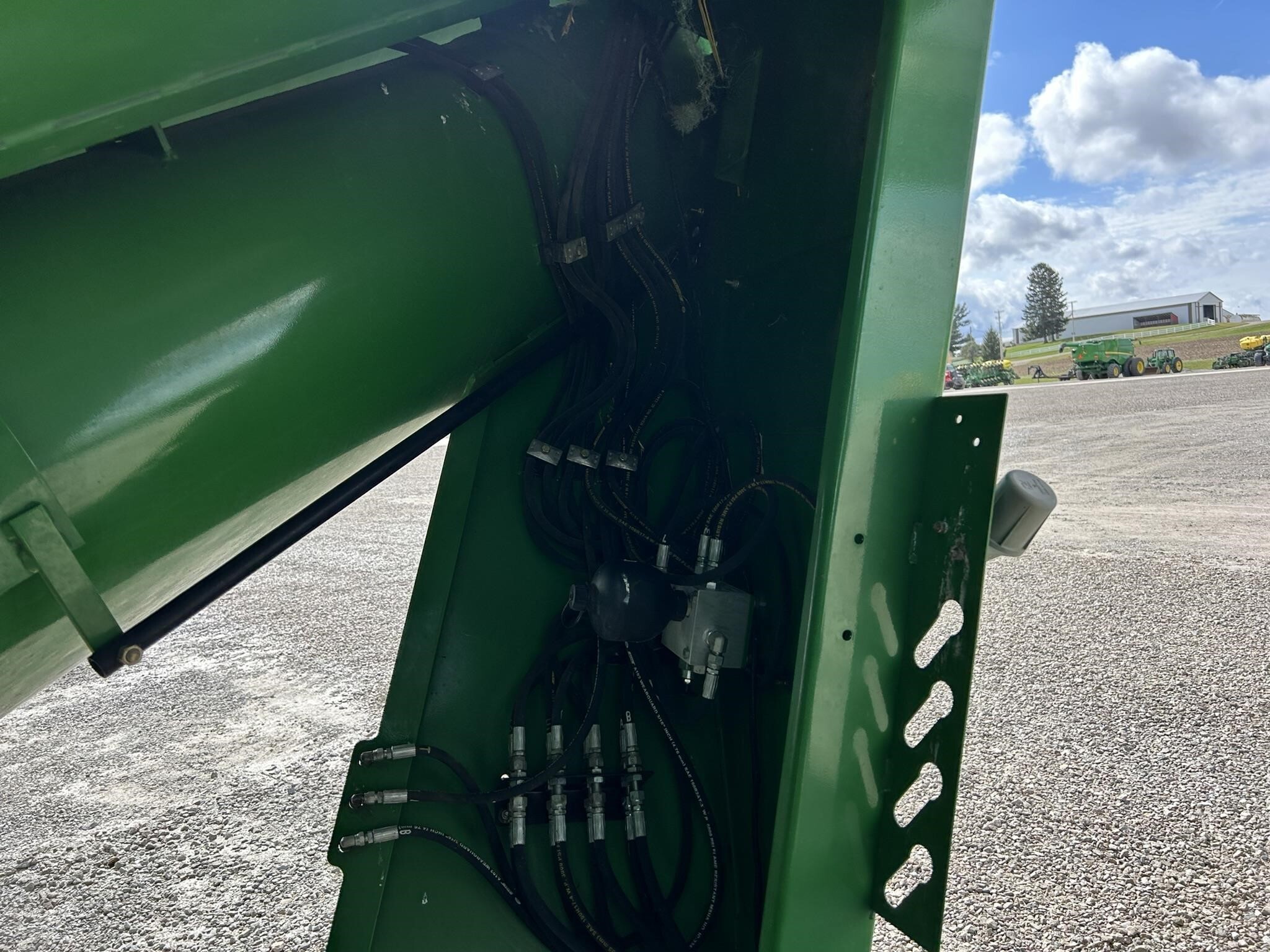 2017 Unverferth 1319 Grain Cart