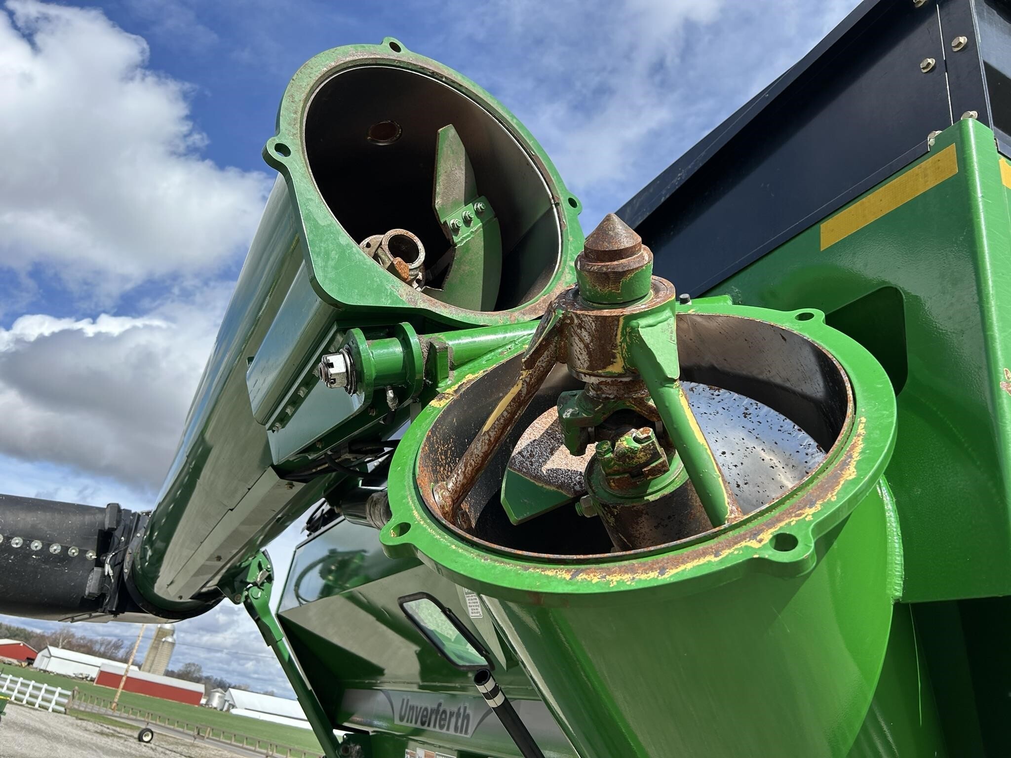 2017 Unverferth 1319 Grain Cart