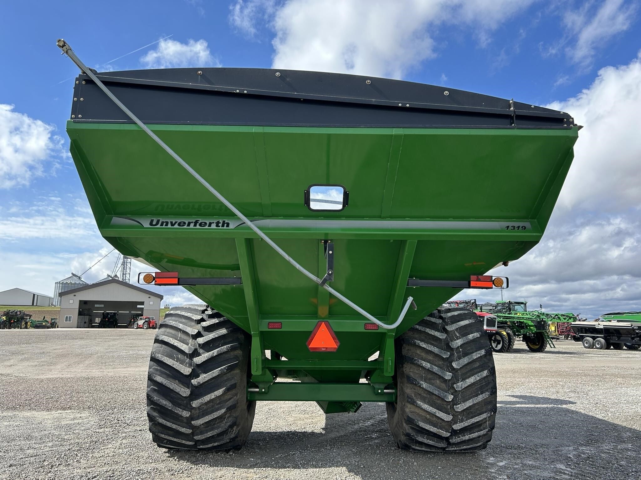 2017 Unverferth 1319 Grain Cart