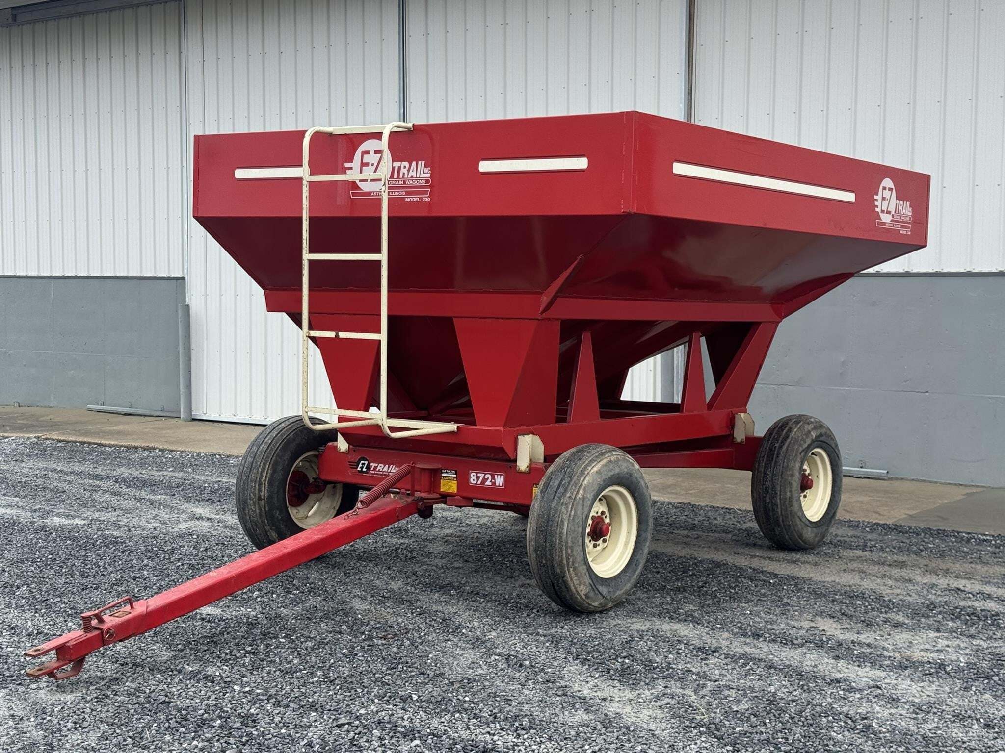  E-Z Trail 230 Gravity Wagon