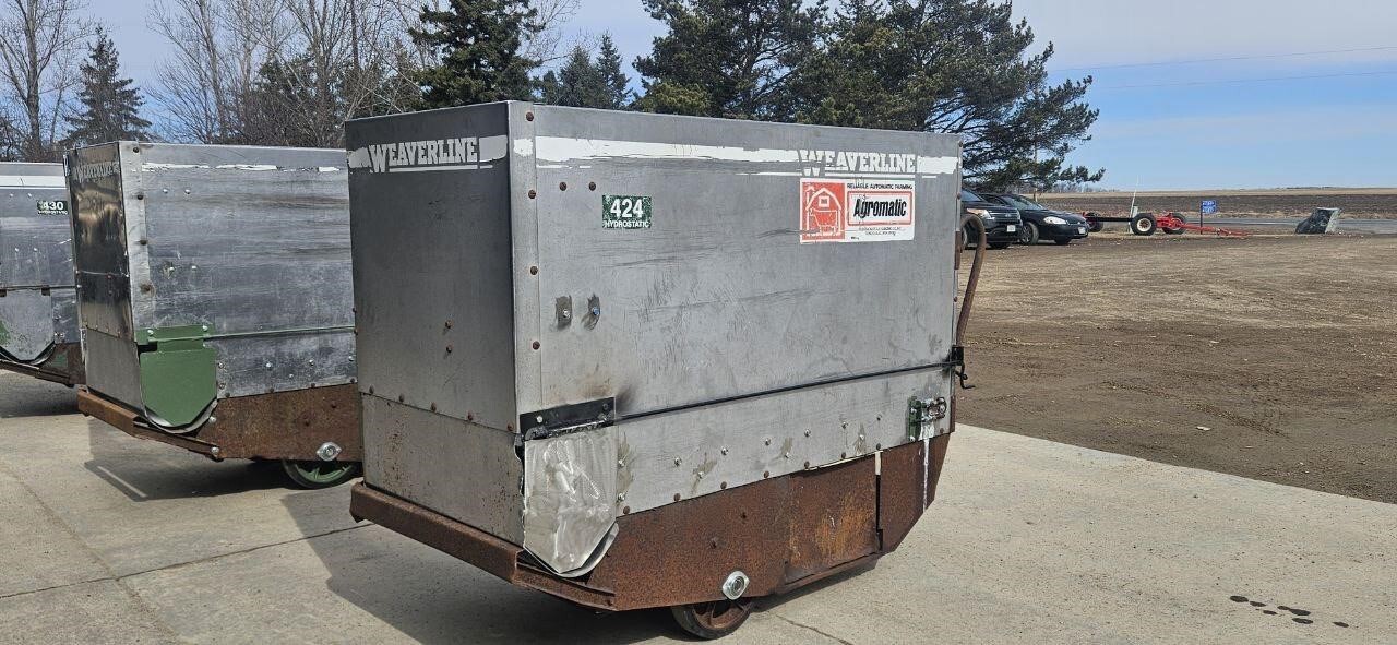  Weaverline 424 Feed Wagon