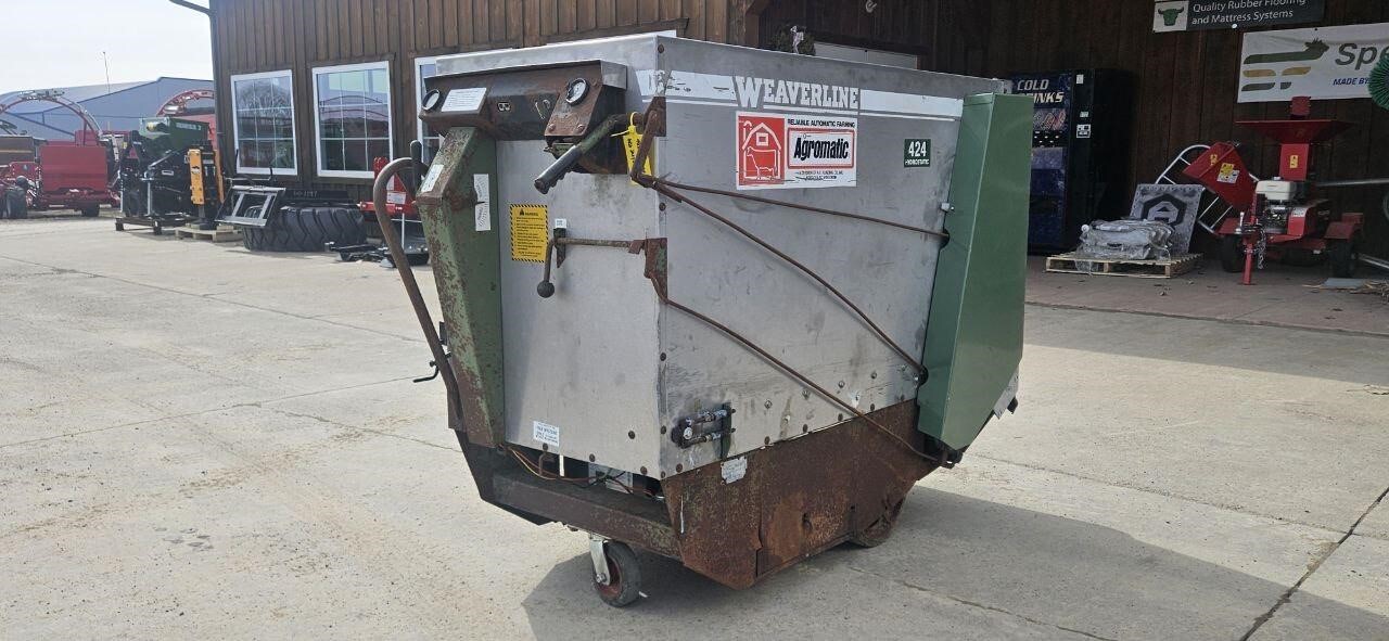  Weaverline 424 Feed Wagon