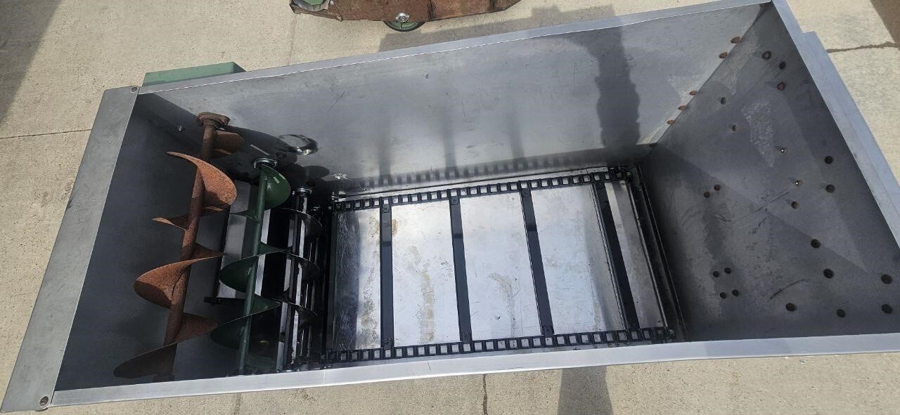  Weaverline 424 Feed Wagon