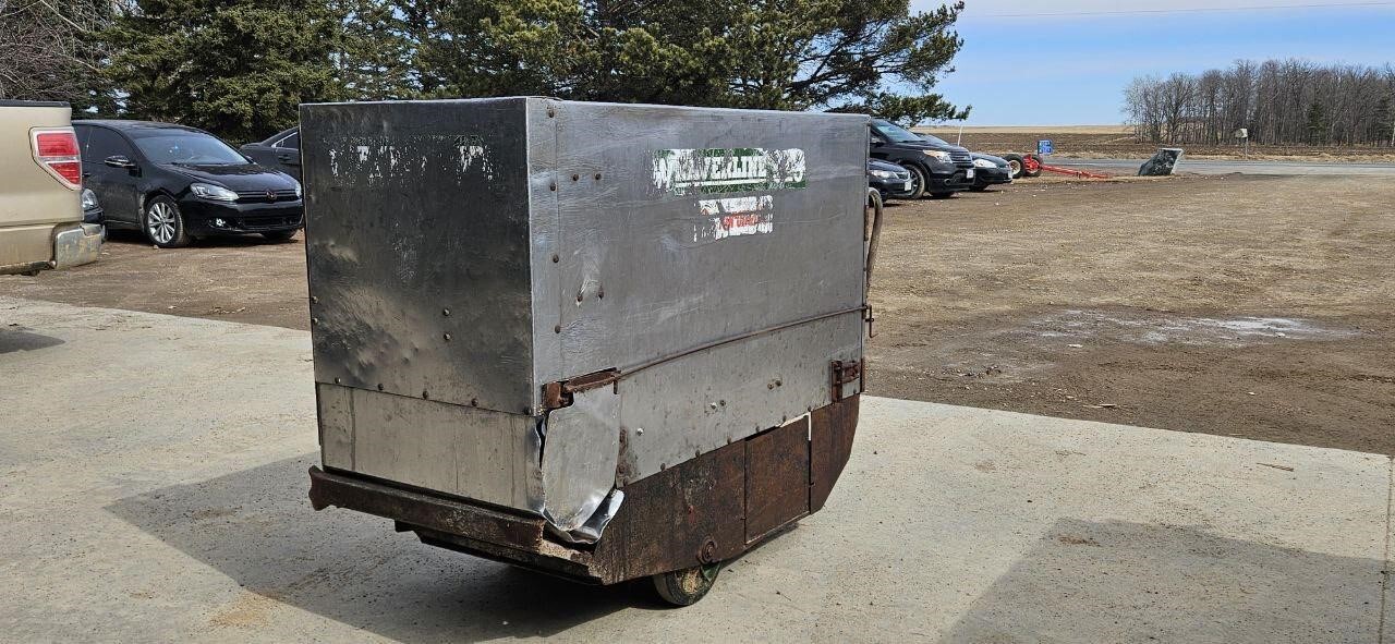  Weaverline 525 Feed Wagon